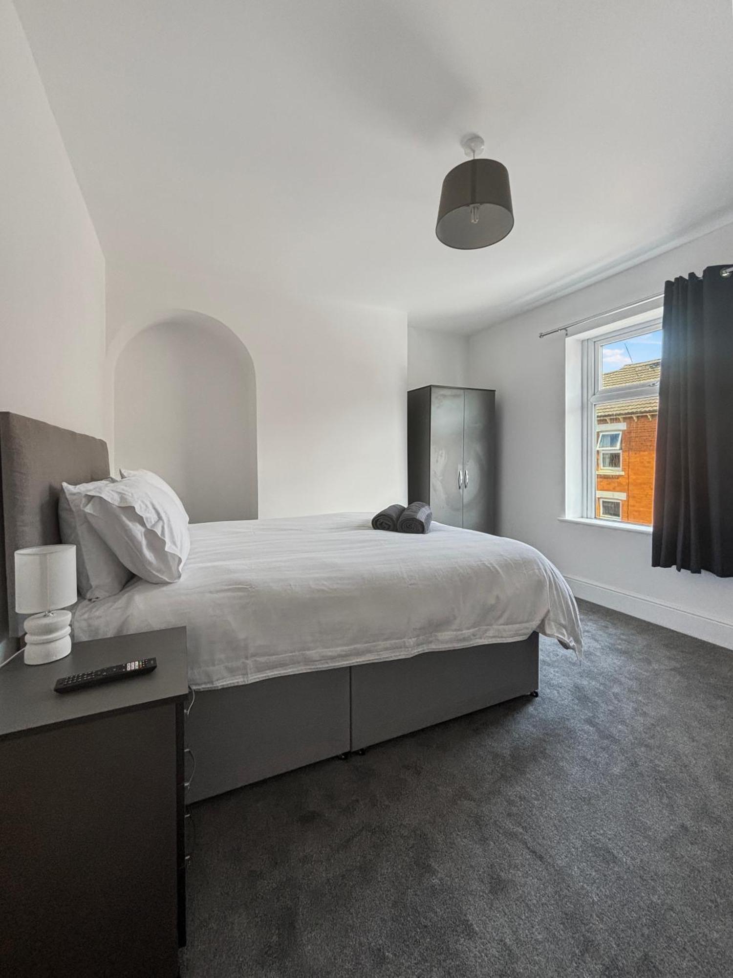 Amaya One -3 Bedroom Townhouse - With Garden - Close To Town Centre - Sleeps 7 แกรนแธม ภายนอก รูปภาพ