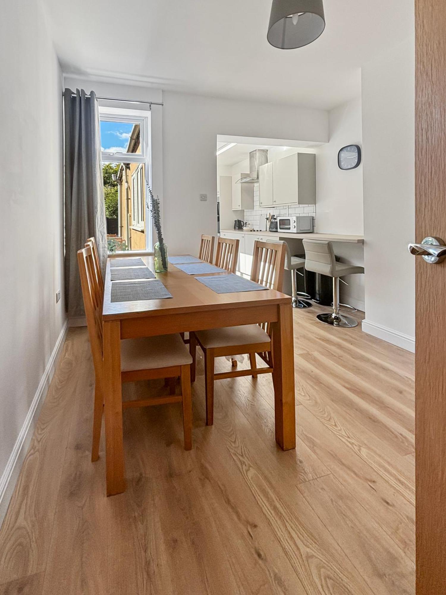 Amaya One -3 Bedroom Townhouse - With Garden - Close To Town Centre - Sleeps 7 แกรนแธม ภายนอก รูปภาพ